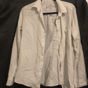 Off-white Large Women’s Frank & Eileen button-up shirt. 100% cotton.